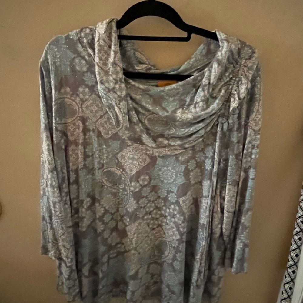 Ruby Rd. Blue and Gray Patterned Top - image 4